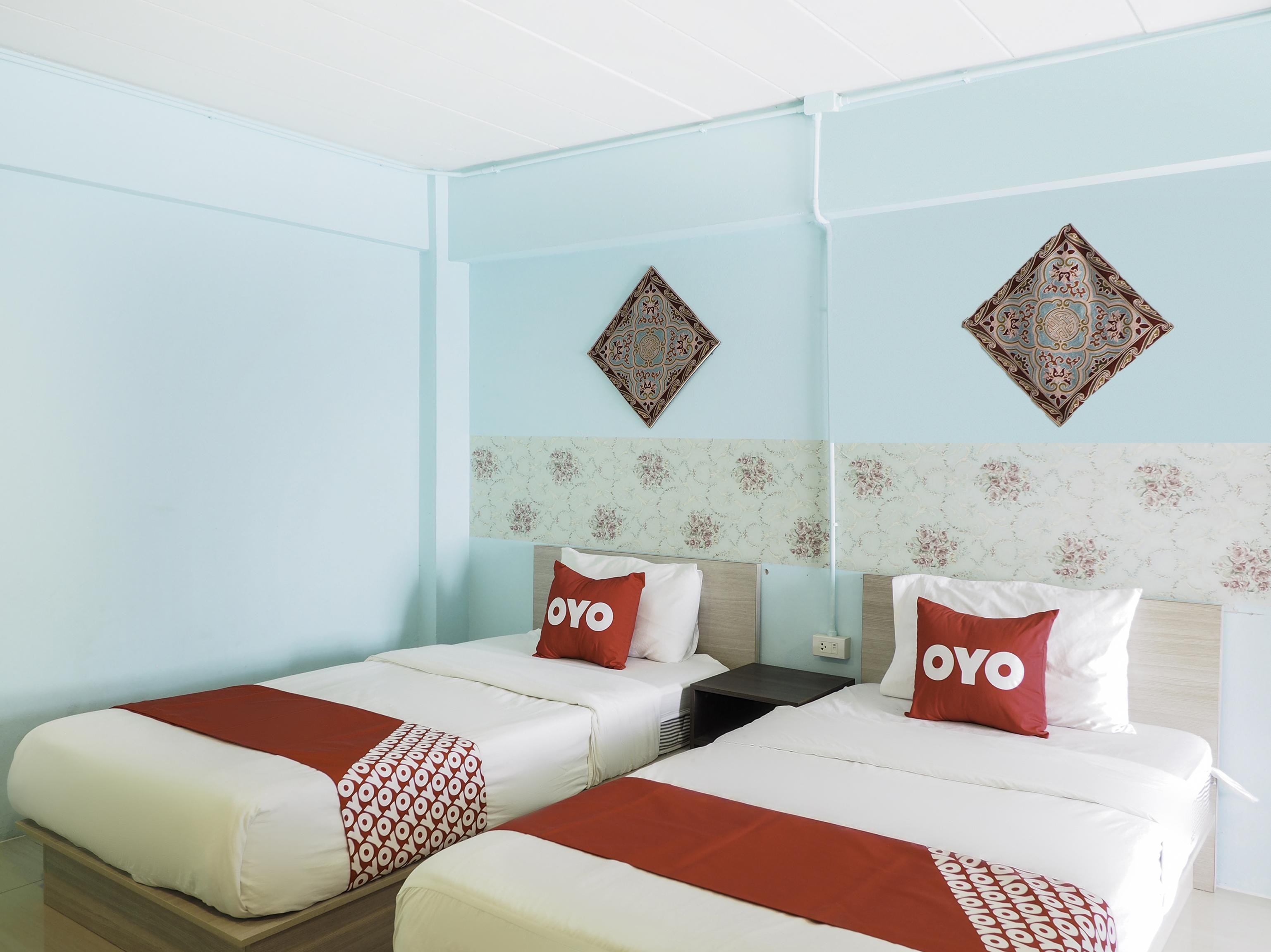 Oyo 983 The Private Hotel Чиангмай Екстериор снимка
