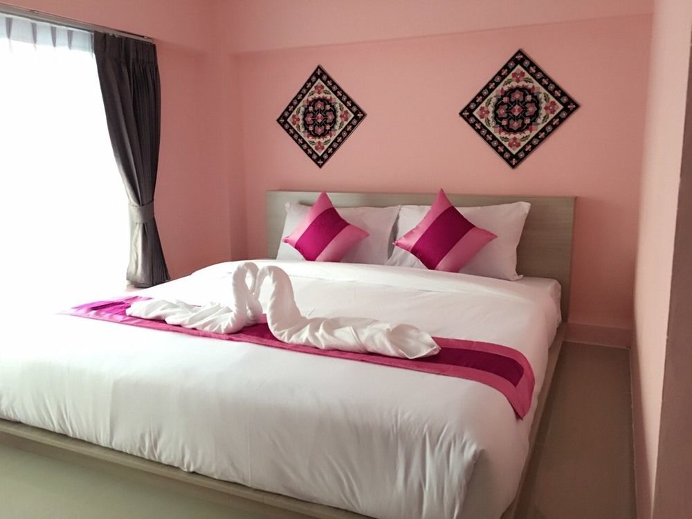 Oyo 983 The Private Hotel Чиангмай Екстериор снимка