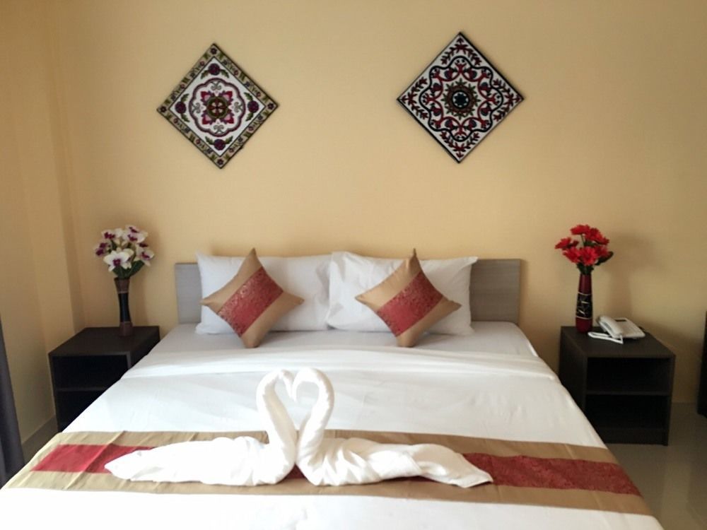 Oyo 983 The Private Hotel Чиангмай Екстериор снимка