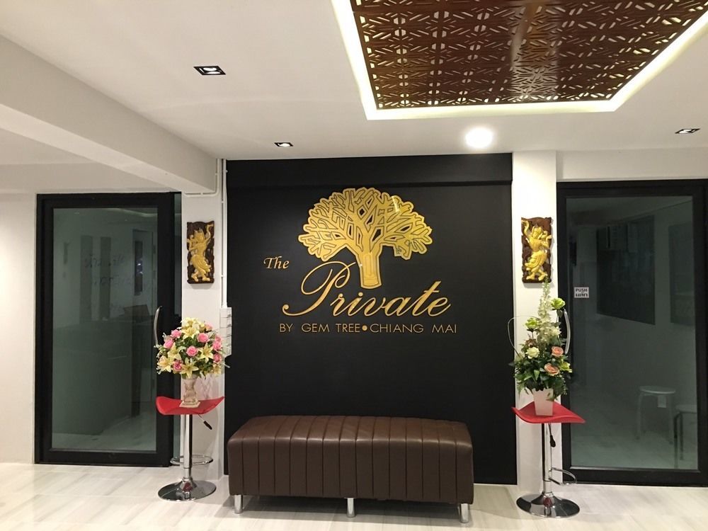 Oyo 983 The Private Hotel Чиангмай Екстериор снимка