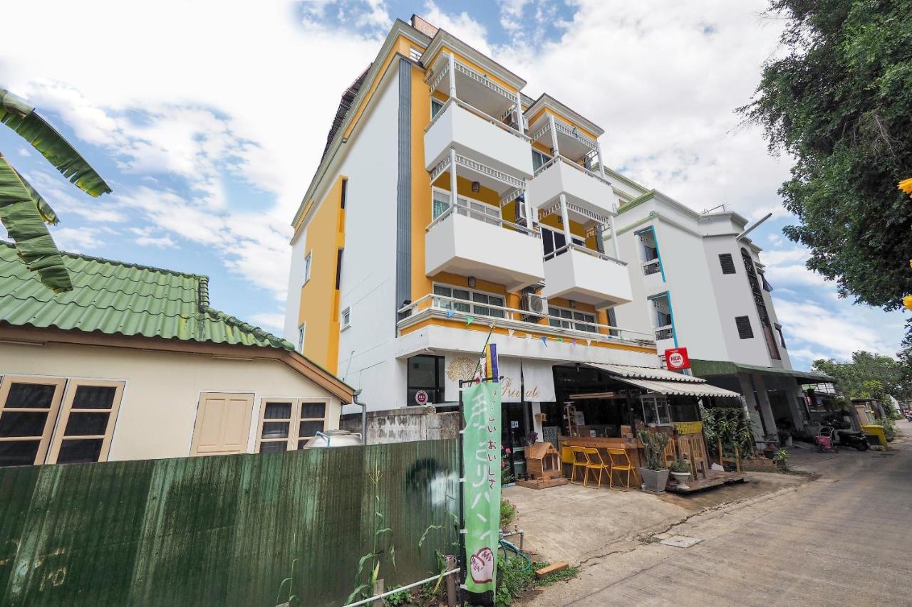 Oyo 983 The Private Hotel Чиангмай Екстериор снимка
