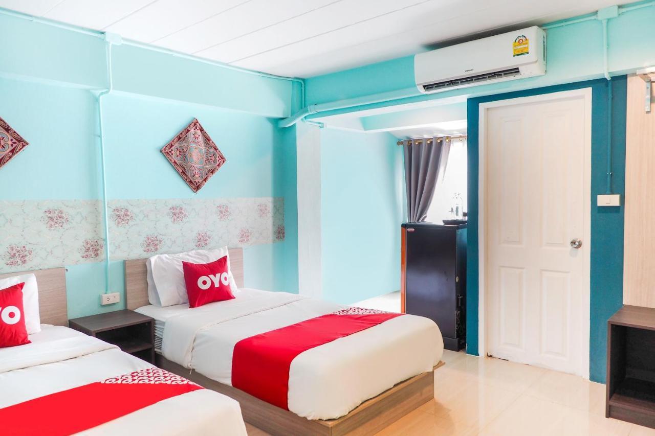 Oyo 983 The Private Hotel Чиангмай Екстериор снимка