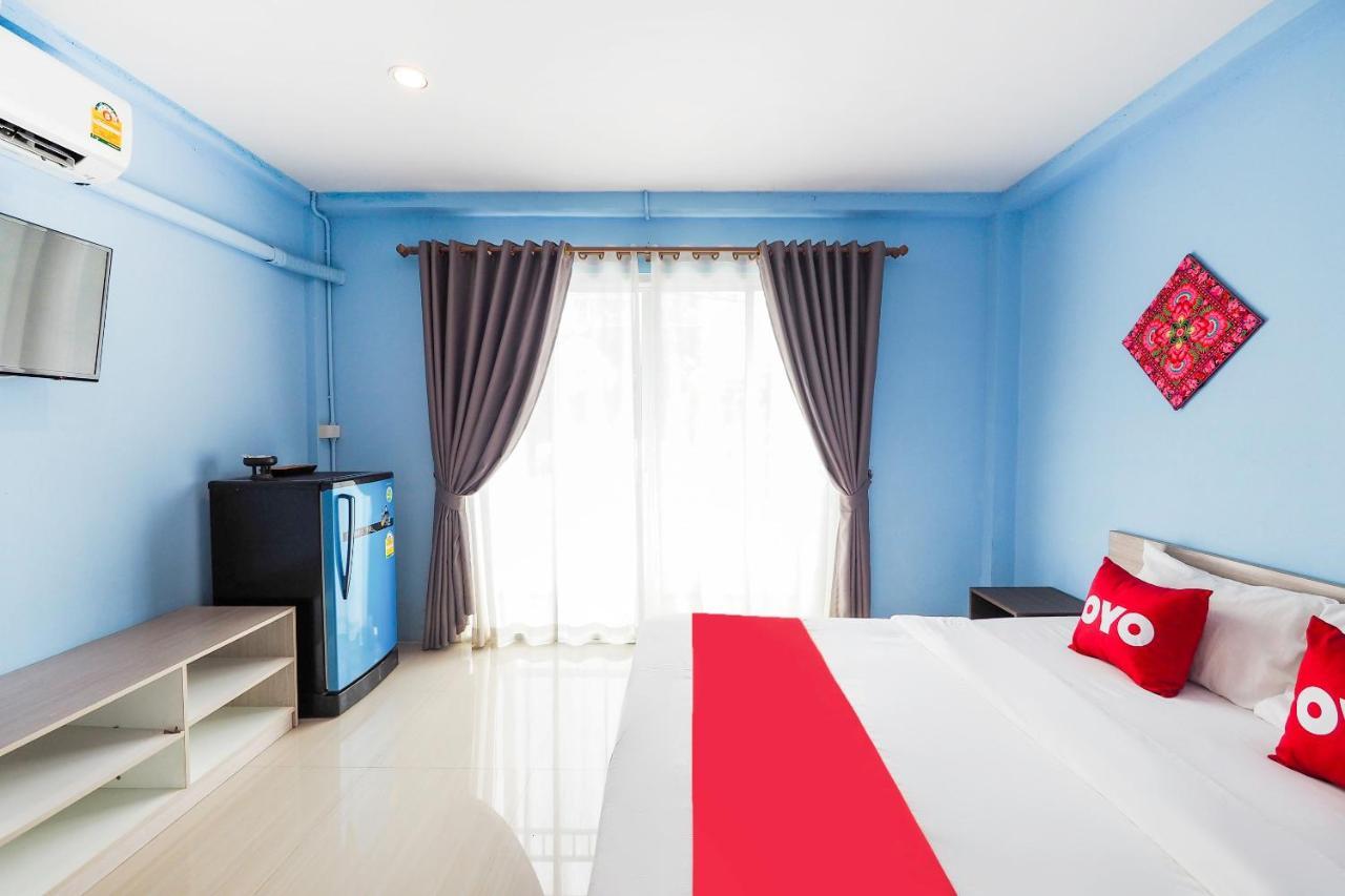Oyo 983 The Private Hotel Чиангмай Екстериор снимка