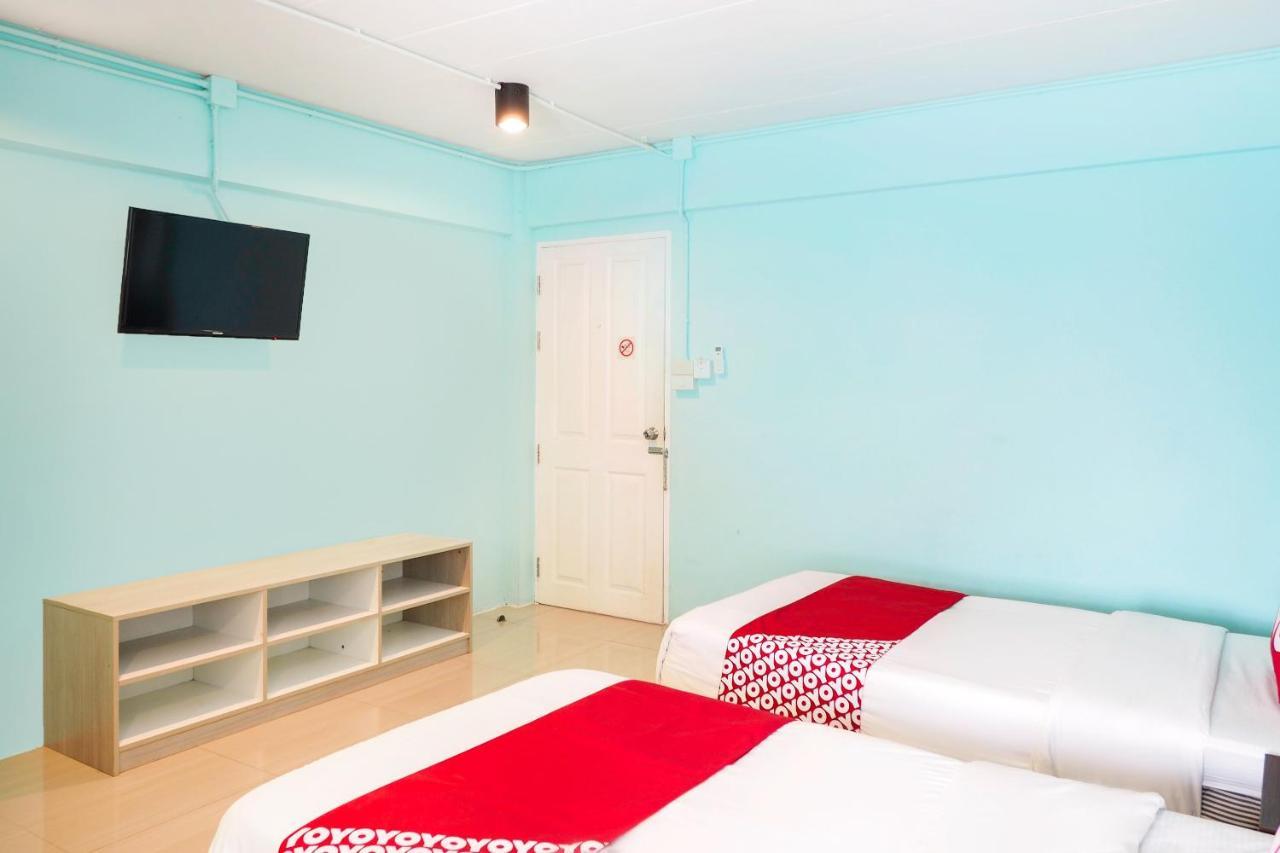 Oyo 983 The Private Hotel Чиангмай Екстериор снимка