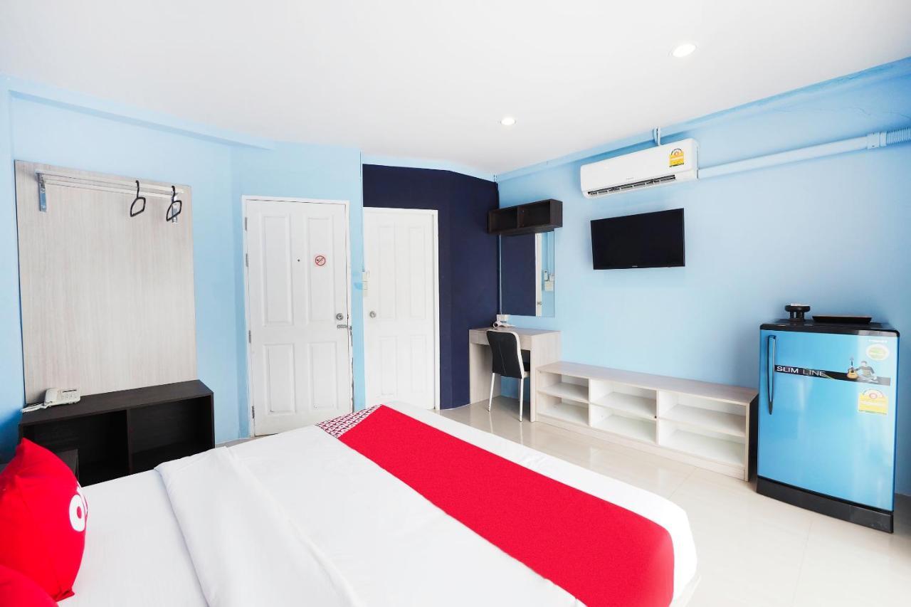 Oyo 983 The Private Hotel Чиангмай Екстериор снимка