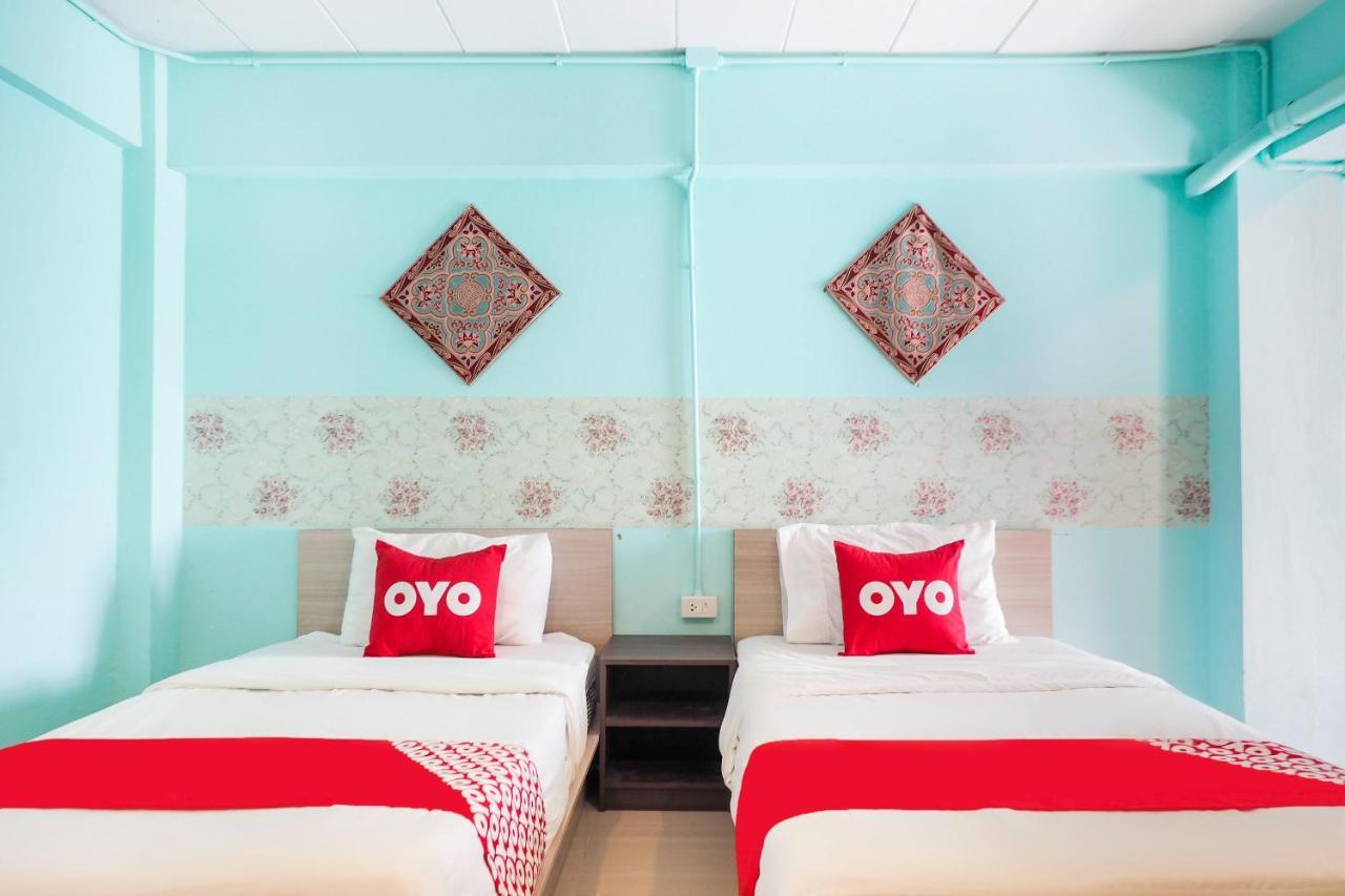 Oyo 983 The Private Hotel Чиангмай Екстериор снимка